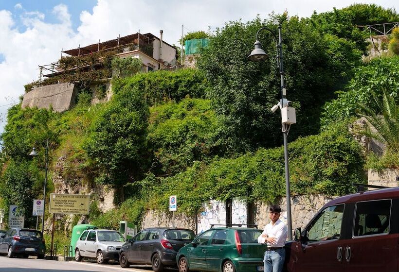 تختخواب و صبحانه Montagnella Relax