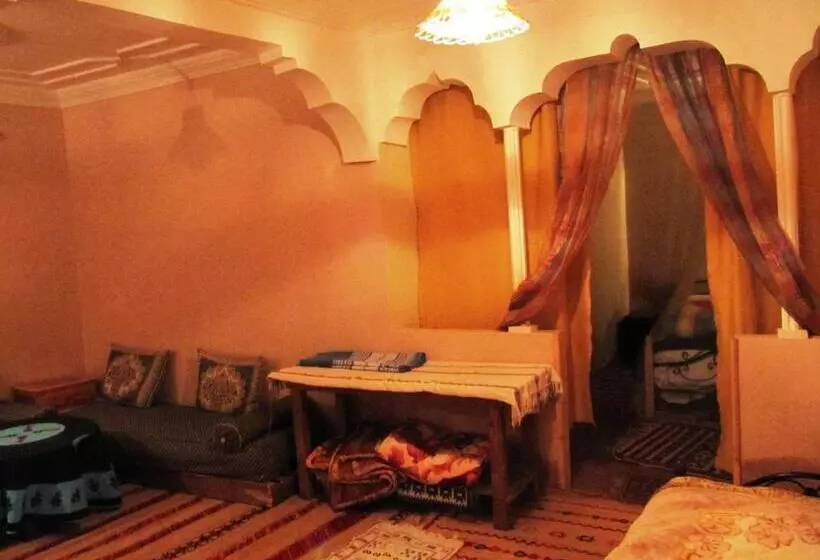 ホテル Auberge Des Cavaliers Du Todra