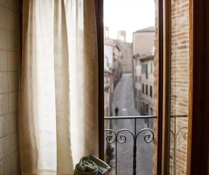 Hotelli Porta Marina