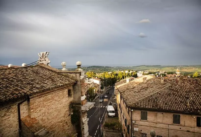 Hotelli Porta Marina