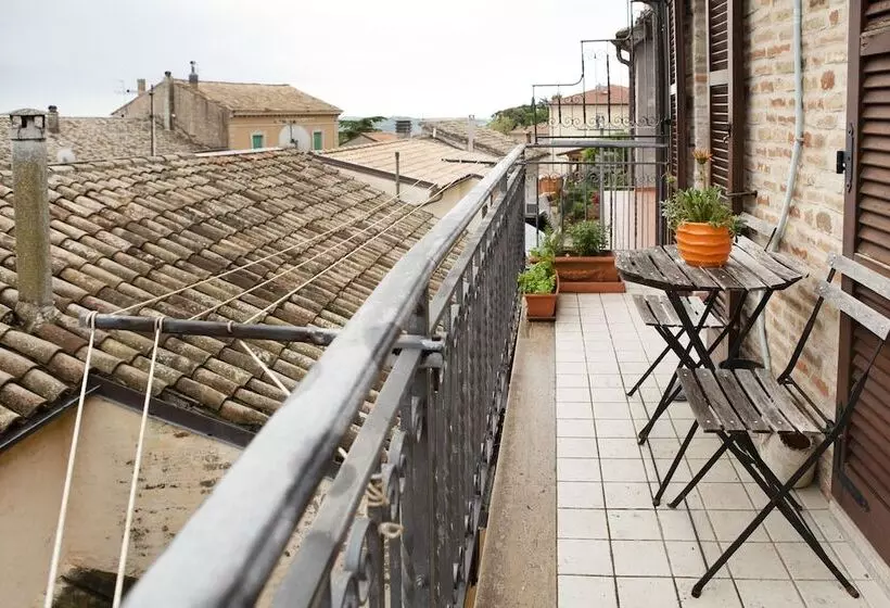 Hotelli Porta Marina