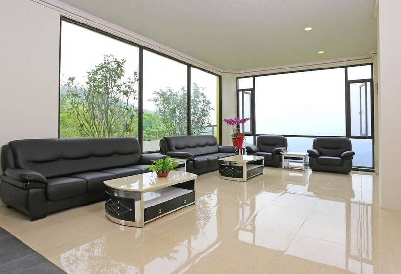 هتل Tai An Cingjing