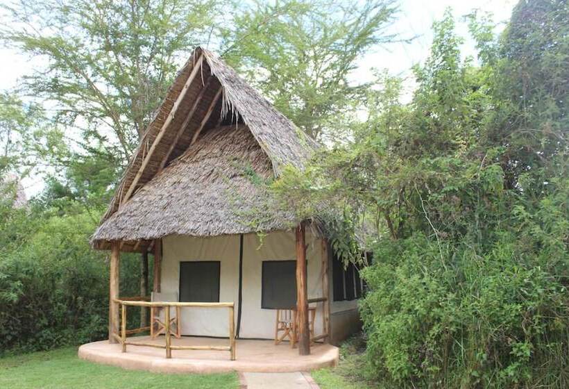 هتل Ziwa Bush Lodge