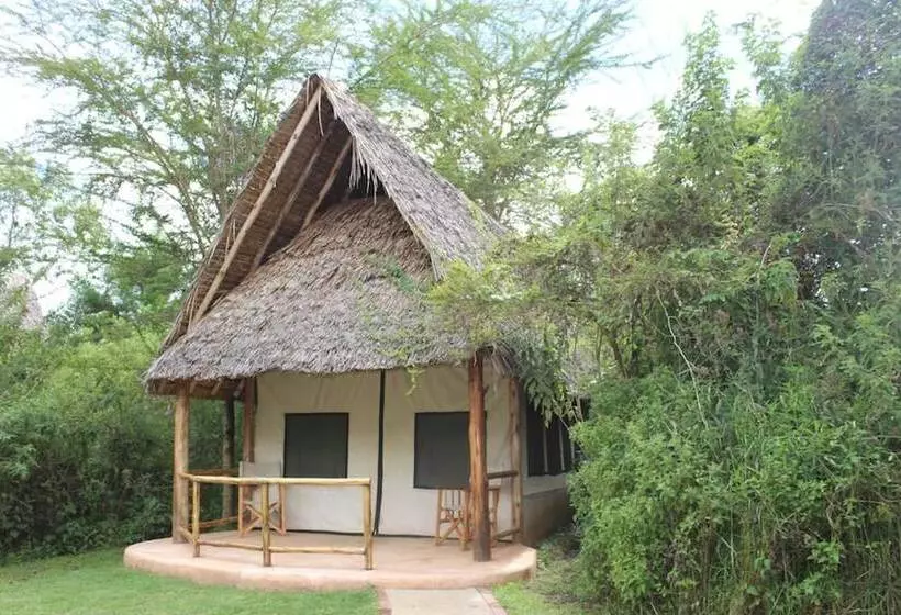 هتل Ziwa Bush Lodge