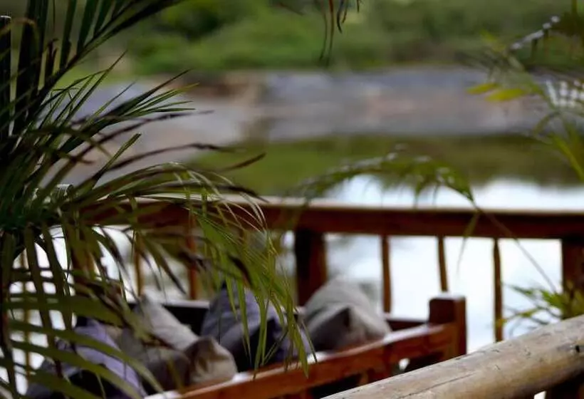 هتل Ziwa Bush Lodge