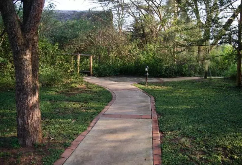 هتل Ziwa Bush Lodge