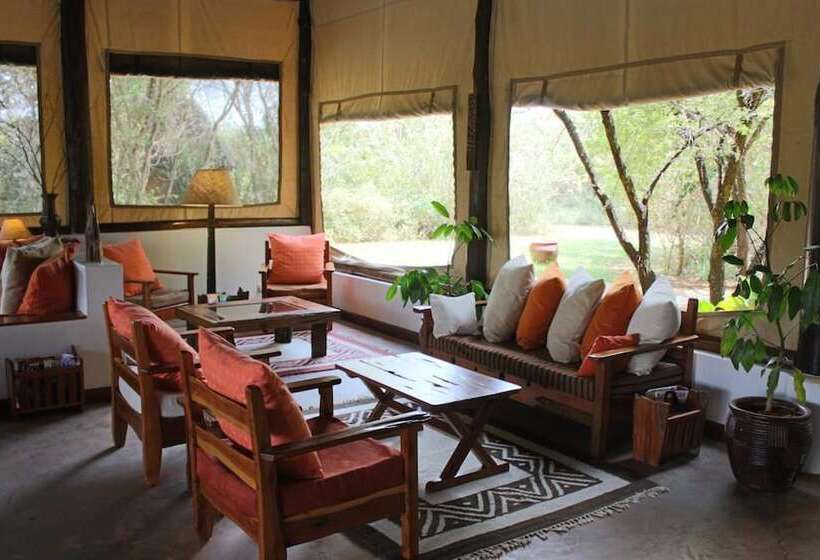 هتل Ziwa Bush Lodge