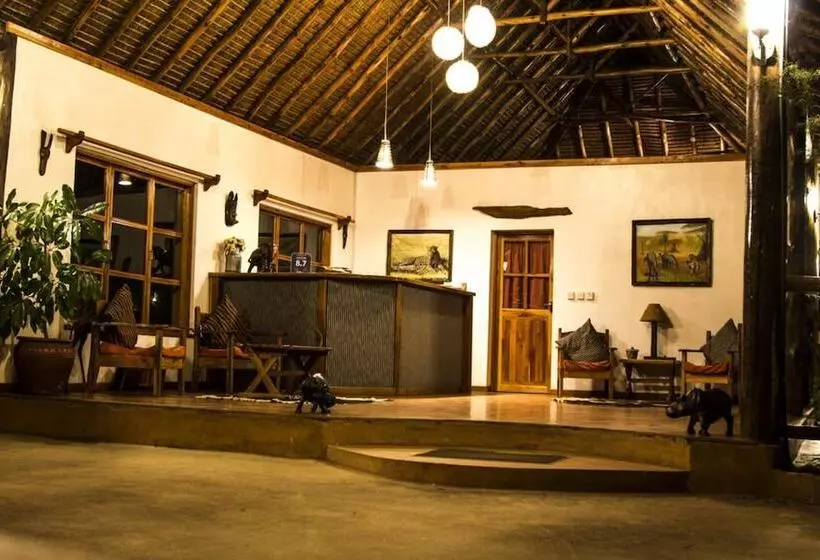 هتل Ziwa Bush Lodge