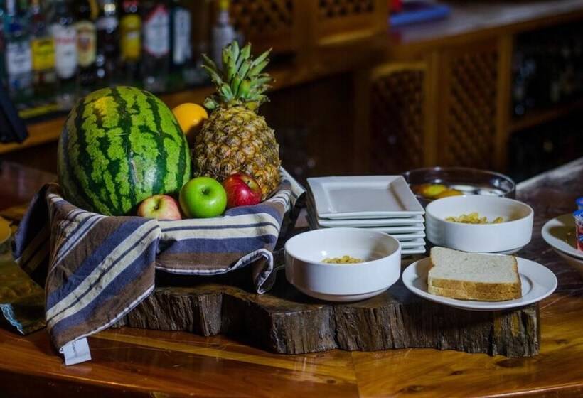 هتل Ziwa Bush Lodge