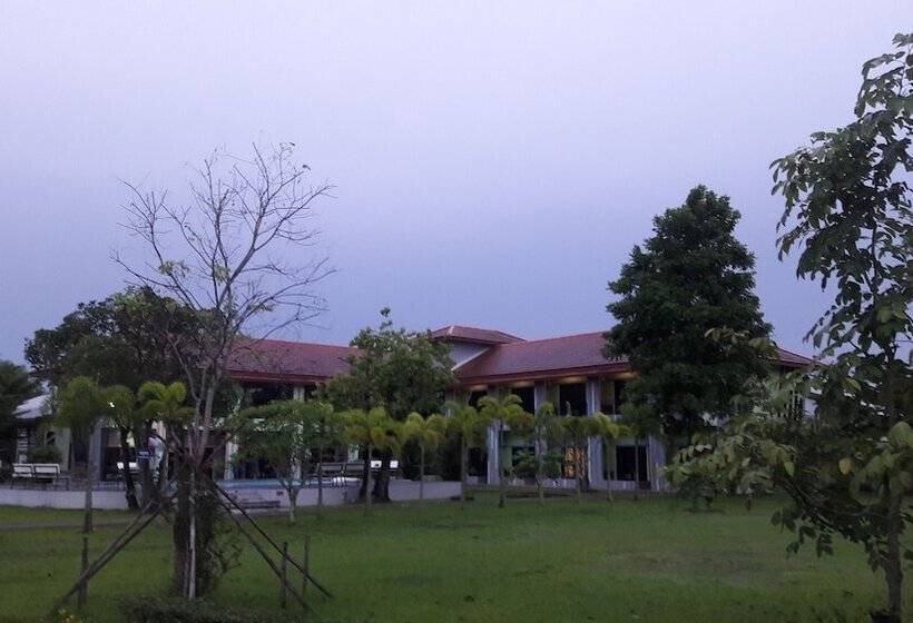 리조트 Roomquest Chonburi Phanat Nikhom