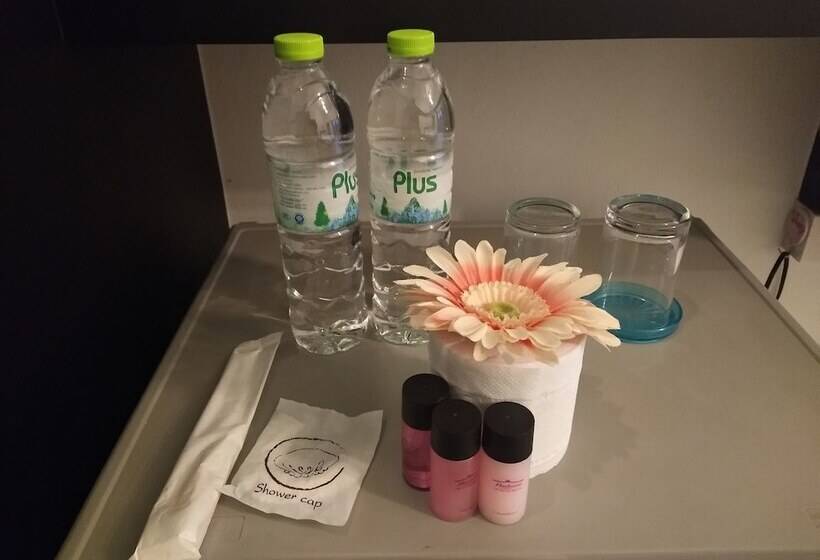 리조트 Roomquest Chonburi Phanat Nikhom