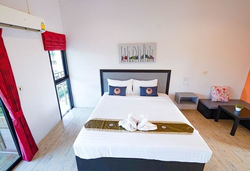 리조트 Roomquest Chonburi Phanat Nikhom
