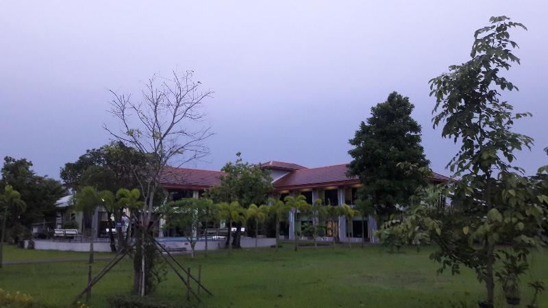 리조트 Roomquest Chonburi Phanat Nikhom