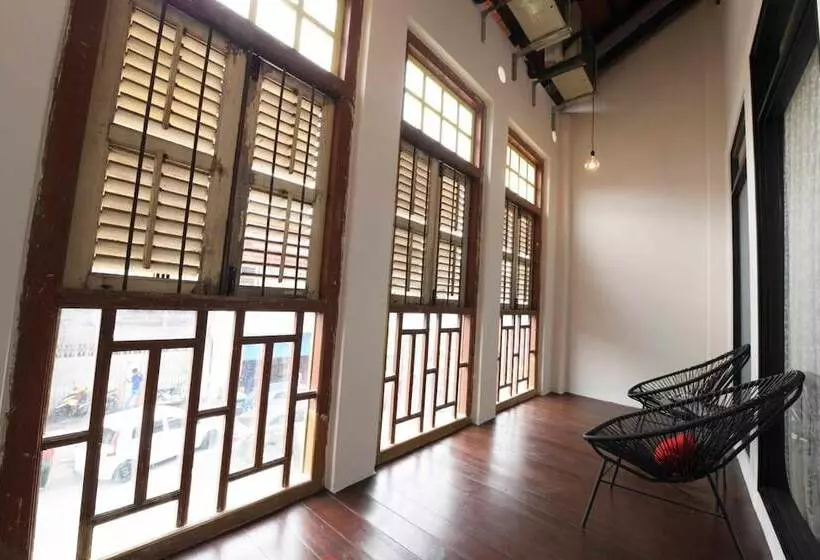 Hotelli 38pc Boutique