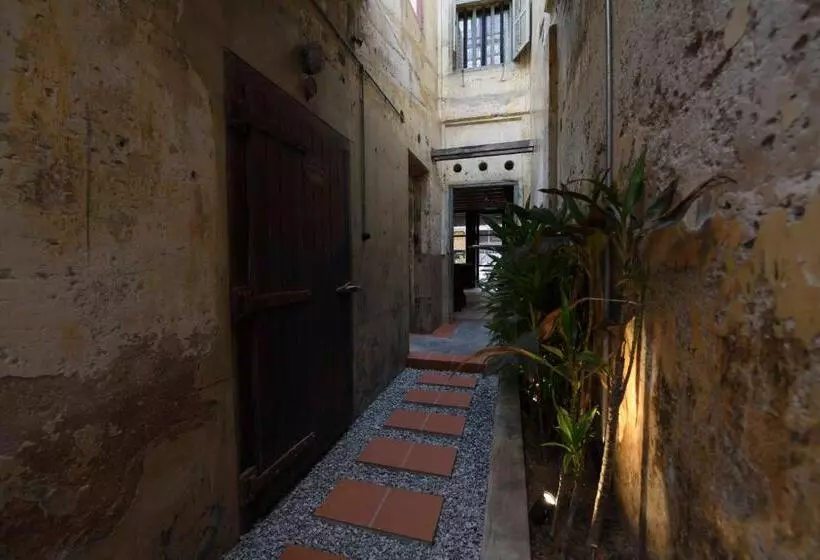 Hotelli 38pc Boutique