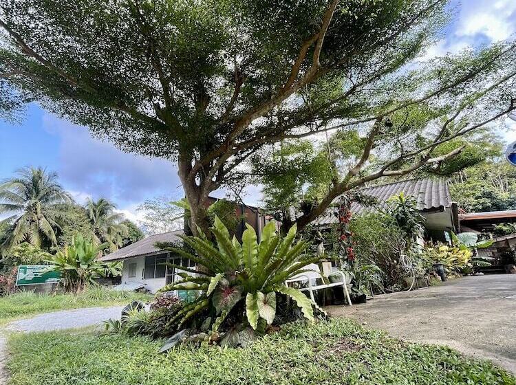 هتل Baan Yaychoey Kiriwong