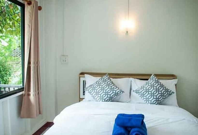 Отель Banchomchan