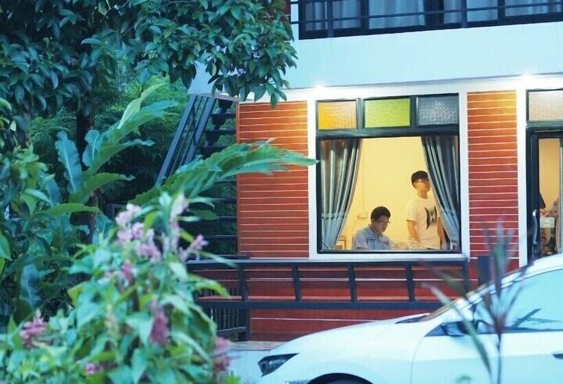 Отель Banchomchan