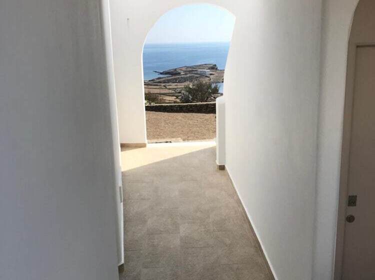 Отель Theasis Luxury Suites