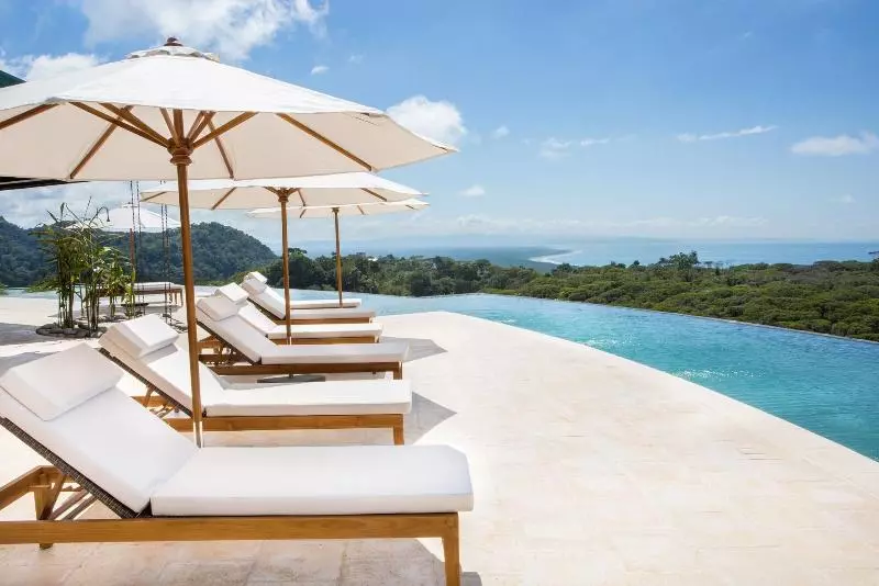 Hotelli Three Sixty   Adults Only