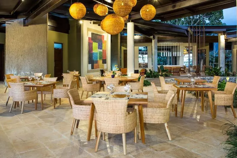 Hotelli Three Sixty   Adults Only