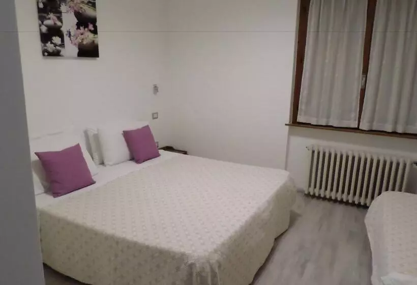 هتل Villa Ester