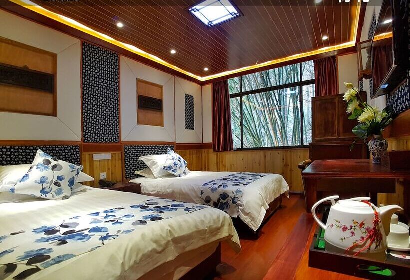 בית מלון כפרי Yangshuo Li River Lodge