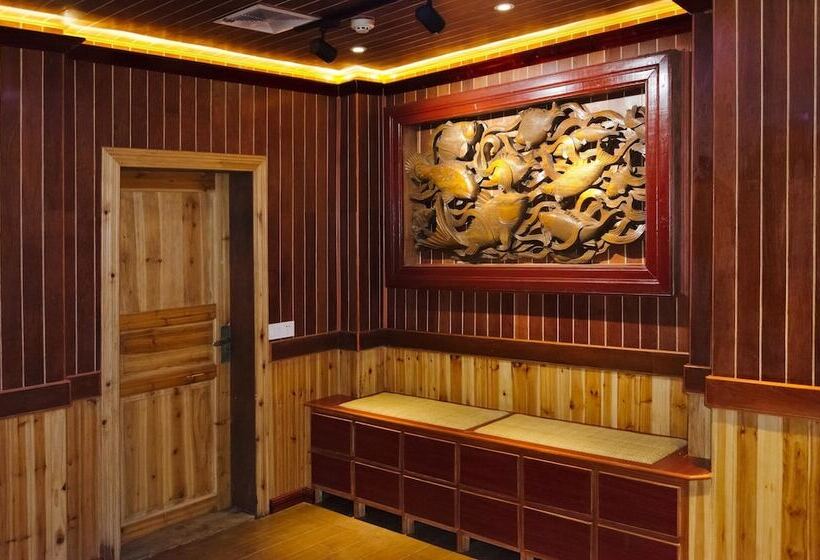 בית מלון כפרי Yangshuo Li River Lodge