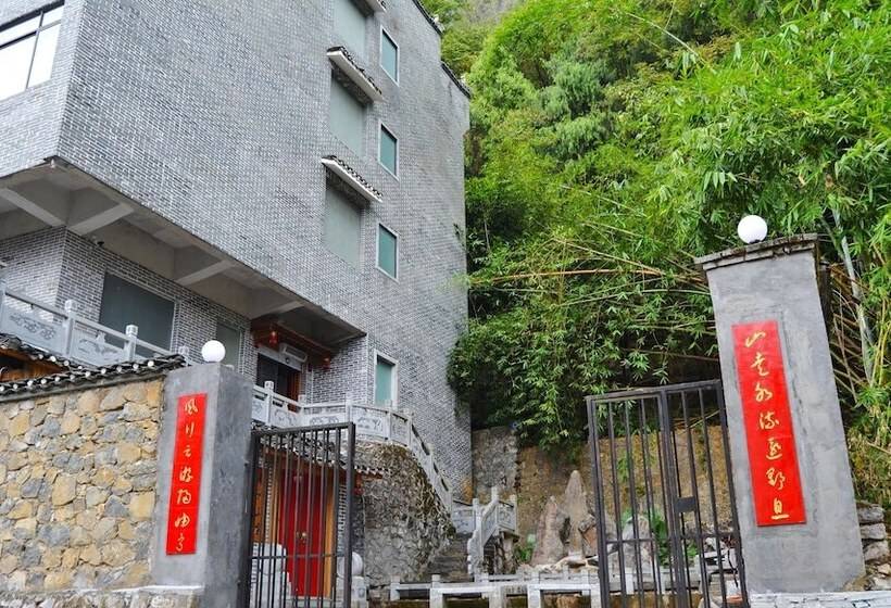 בית מלון כפרי Yangshuo Li River Lodge