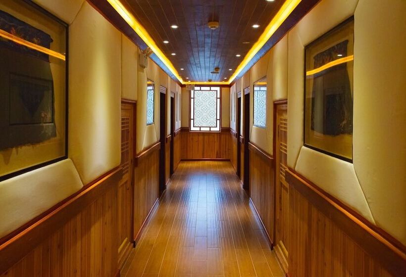 בית מלון כפרי Yangshuo Li River Lodge