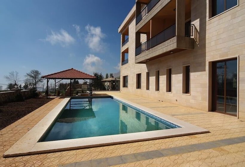 Le Notre Hotel & Ski Resort