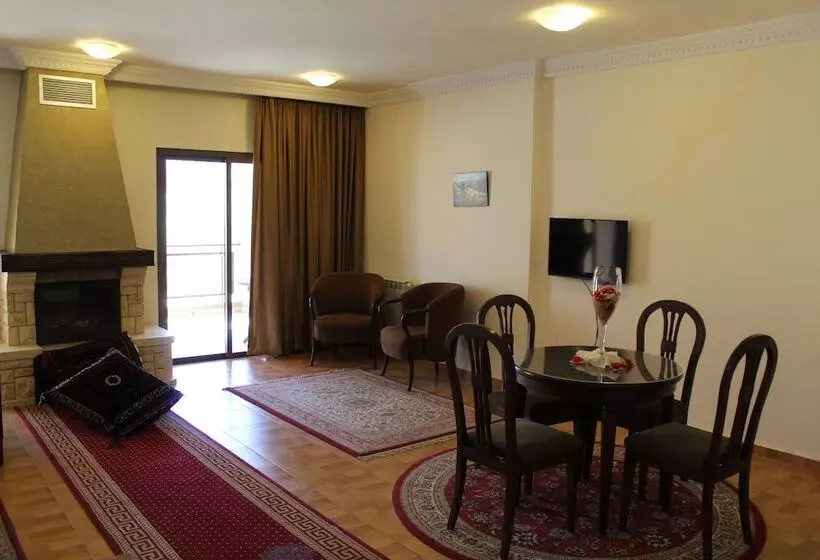 Le Notre Hotel & Ski Resort