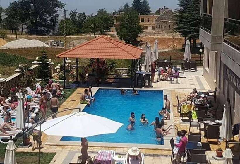 Le Notre Hotel & Ski Resort