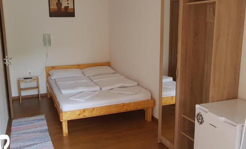 پانسیون Korondi Pisztrangos