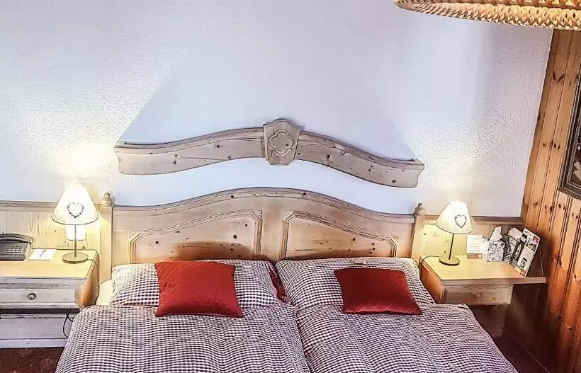 ホテル La Cambuse