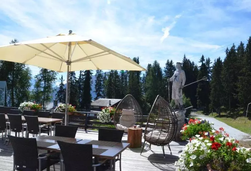 ホテル La Cambuse