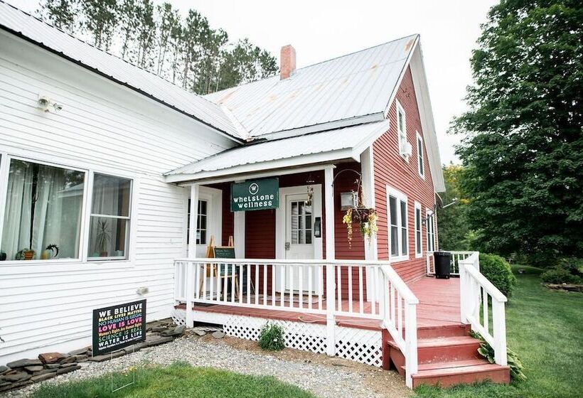 فندق Craftsbury Farmhouse