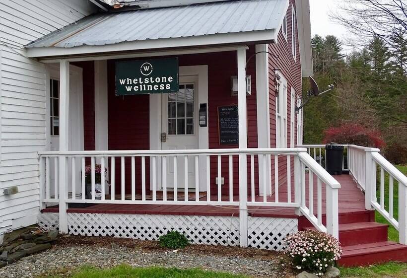 فندق Craftsbury Farmhouse