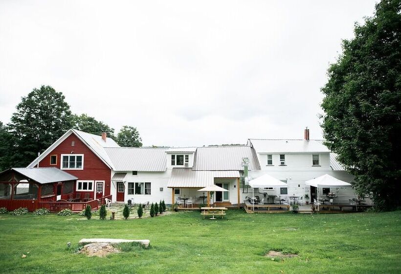 فندق Craftsbury Farmhouse