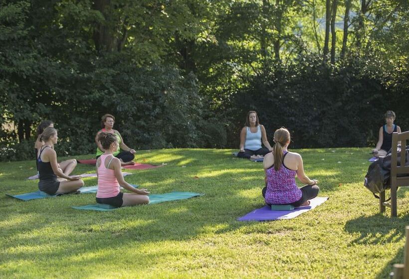 فندق Craftsbury Farmhouse