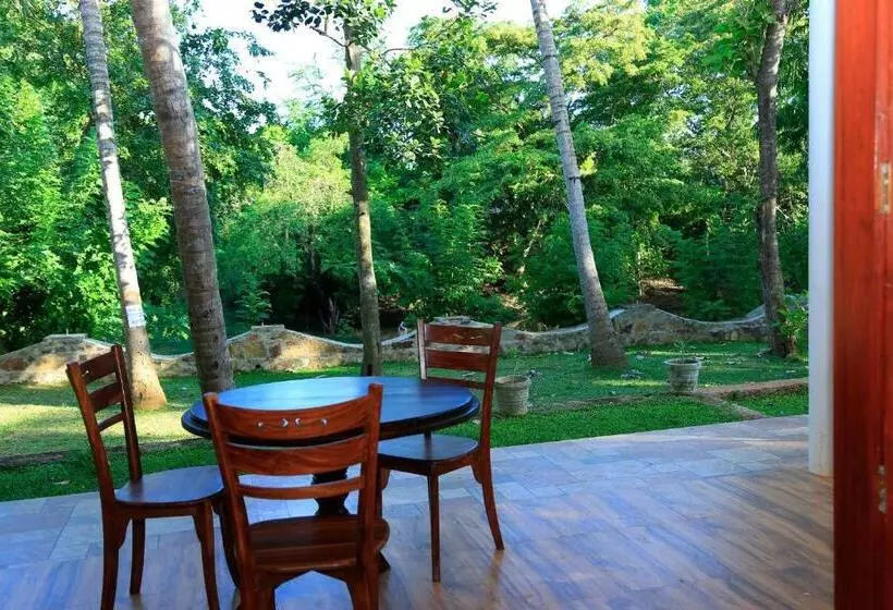 ホテル River Edge Yala