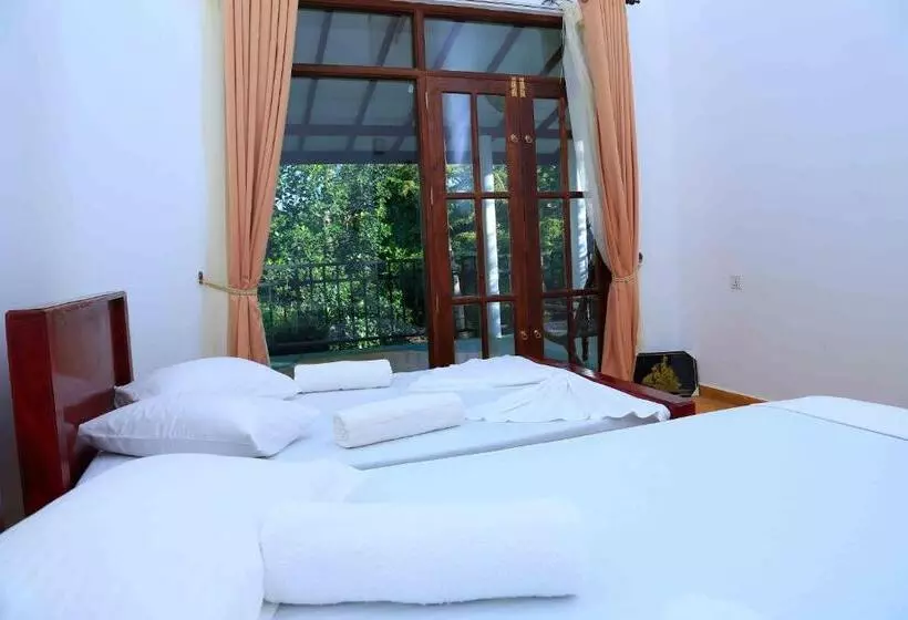 ホテル River Edge Yala