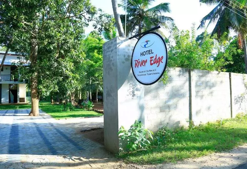 ホテル River Edge Yala