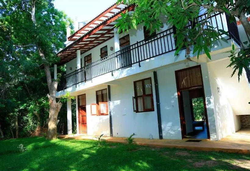 ホテル River Edge Yala