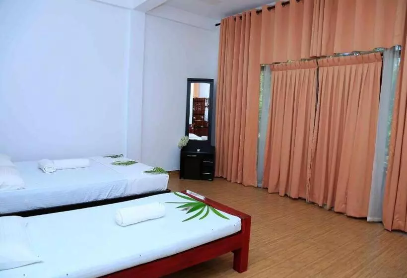 ホテル River Edge Yala