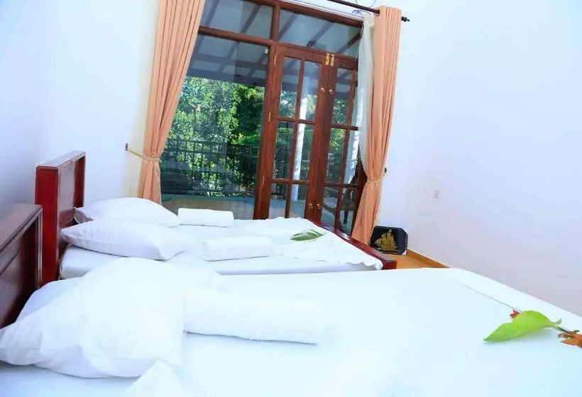 ホテル River Edge Yala