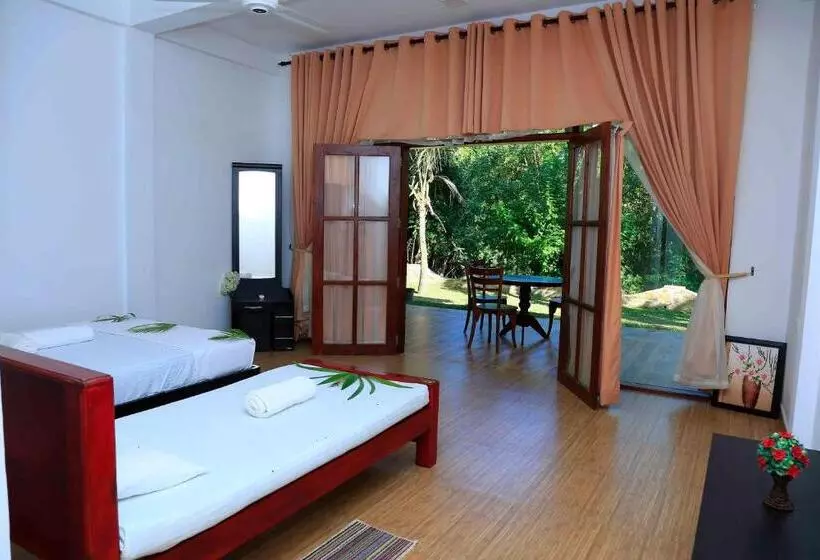 ホテル River Edge Yala