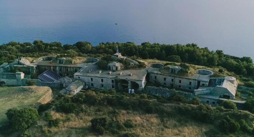 Panzió Mon Perin Castrum Rooms Dado