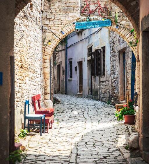 Panzió Mon Perin Castrum Rooms Dado