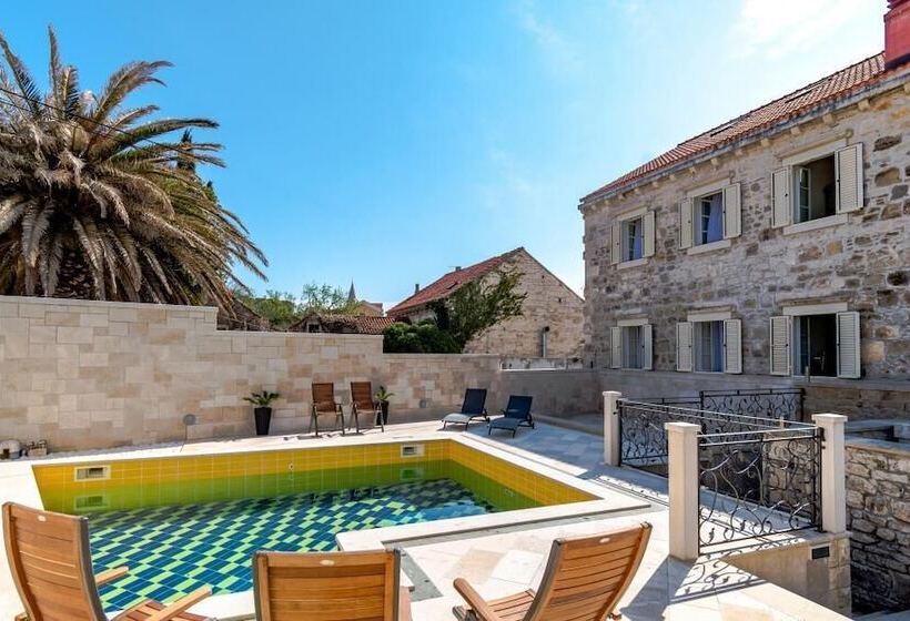 بنسيون Rooms Miron